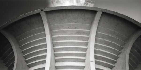 Lo stadio Artemio Franchi di Firenze (foto di Matteo Cirenei, tratta dal progetto Finding Pier Luigi Nervi svolto insieme a Marco Menghi. Per ulteriori informazioni: https://salviamoilfranchi.org/finding-pier-luigi-nervi)