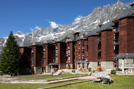 Allegra Martin, complesso residenziale Giomein a Valtournenche, Aosta (Mario Galvagni, 1965-72)