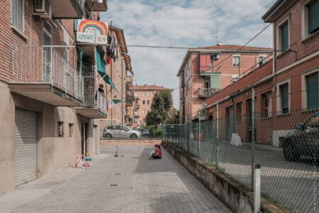 Spazi di pertinenza condominiali a Bologna (© Gianluca Rizzello)