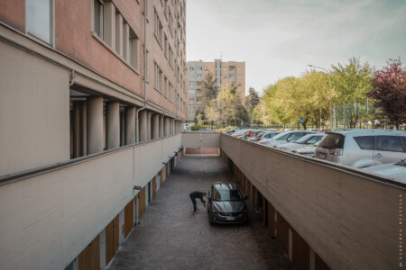 Spazi di pertinenza condominiali a Bologna (© Gianluca Rizzello)