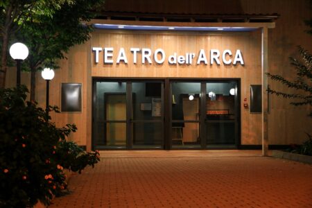 Il Teatro dell’arca nel carcere di Marassi (Genova), inaugurato nel 2016 e realizzato dall’Associazione culturale “Teatro necessario” (foto Roberto Materassi)