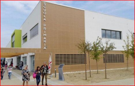Scuola primaria Sandro Pertini a Calcinaia (Pisa, 2016)
