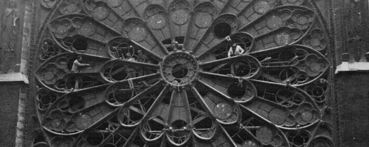 Protezione dei monumenti: Notre-Dame, il grande rosone (Agence Meurisse - © gallica / Bibliothèque nationale de France)