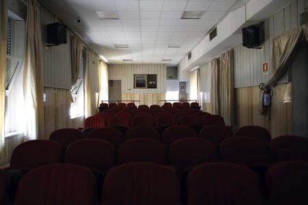 "The women of Rebibbia. Walls of stories" (foto © Francesca Pompei): sala intrattenimenti