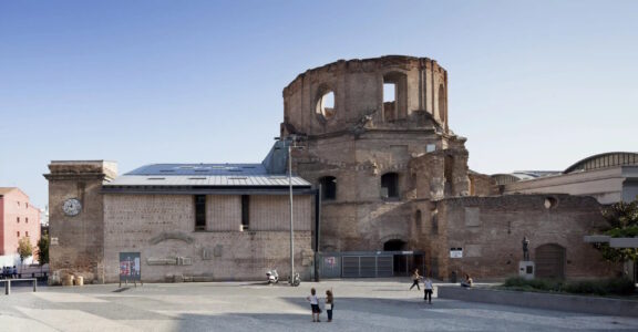 Centro Culturale Escuelas Pías de Lavapiés, Madrid, 2004 (© Javier Callejas, Miguel de Guzmán+Roció Romero, Carlos Garmedia)