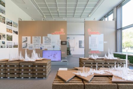mostra "Convivium: Food Systems at the Limit”, Pinakothek der Moderne, Monaco di Baviera, 2026 (© Nikolai Rusu)