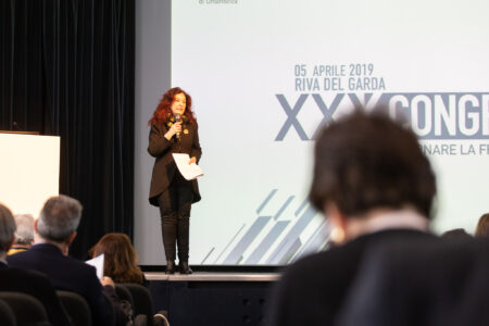La presidente INU Silvia Viviani durante la relazione al XXX Congresso