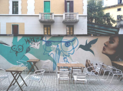 Dehors in via Albertini (© Isabella Spagnolo)