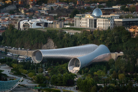 Rhike Park / Music Theatre and Exhibition Hall, Tbilisi, Georgia, studio Fuksas, il complesso ai piedi del palazzo presidenziale (Creative Commons)