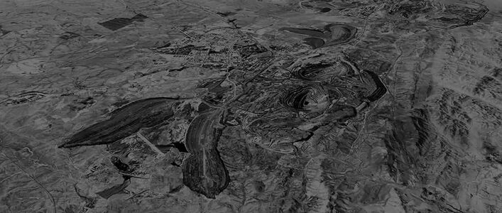 La diga di Baogang, nella città di Baotou, Mongolia Interna, Cina, è un nuovo lago artificiale di fanghi tossici creato dalla più grande miniera di terre rare al mondo, Bayan Obo