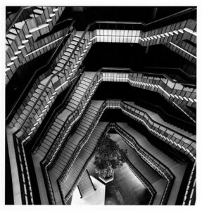 Sede degli uffici Olivetti, Ivrea, Torino, 1967 (©Eredi Gianni Berengo Gardin - Contrasto)